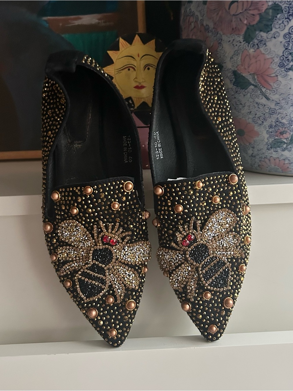 Rhinestone Bee Pointed Toe Flats Black Gold 8.5 W